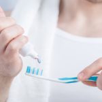 Concerns Over Weird New Toothpaste Ingredient – Plastic Microbeads – And How To Tell If Your Toothpaste Contains Them
